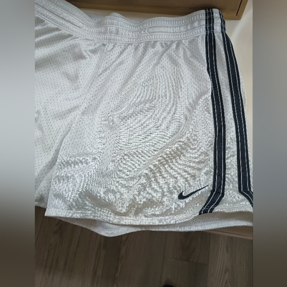 Nike White Athletic Shorts Lightweight Breathable